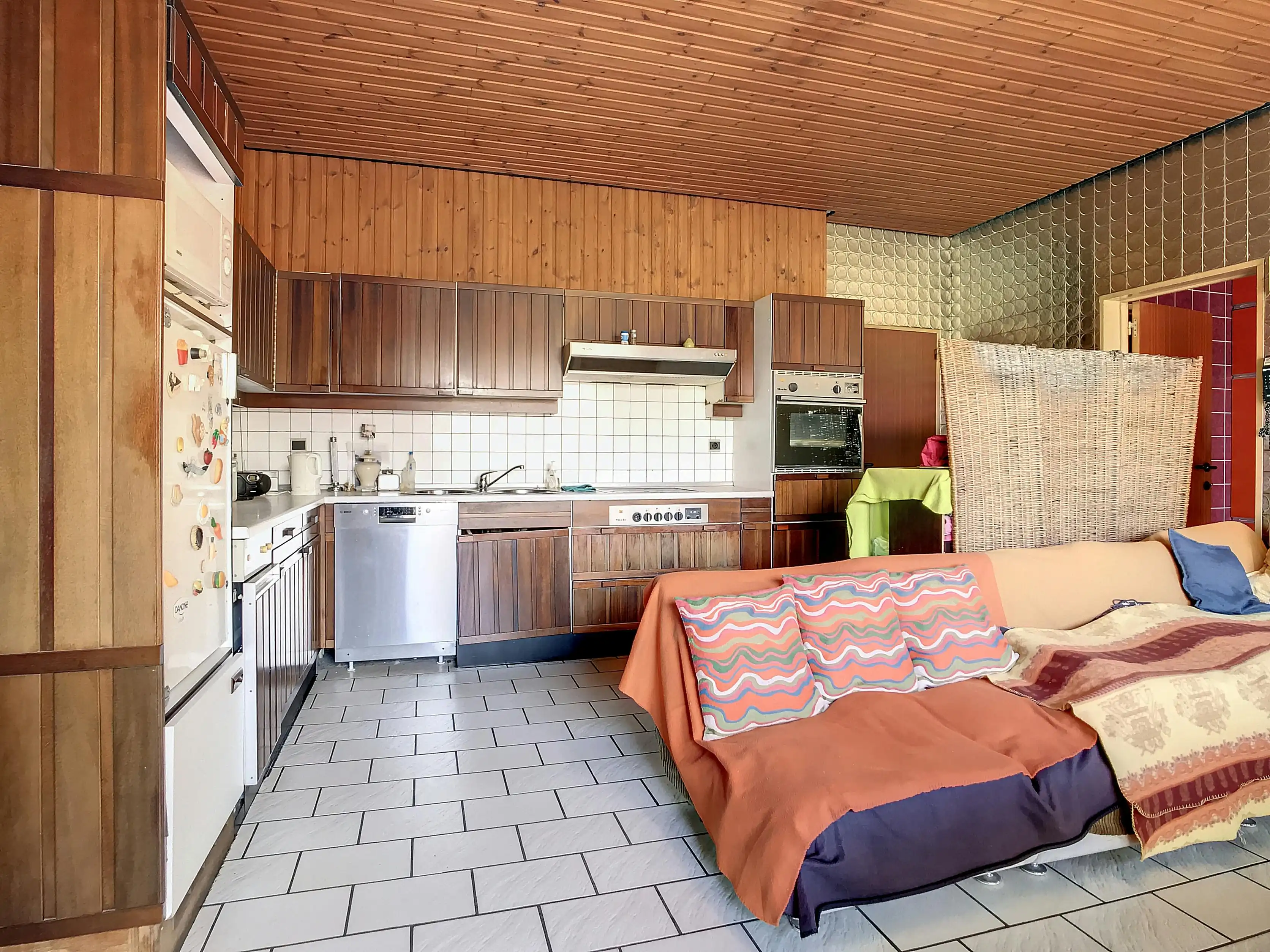 Te renoveren handelspand met appartement en tuin in Bazel foto 5