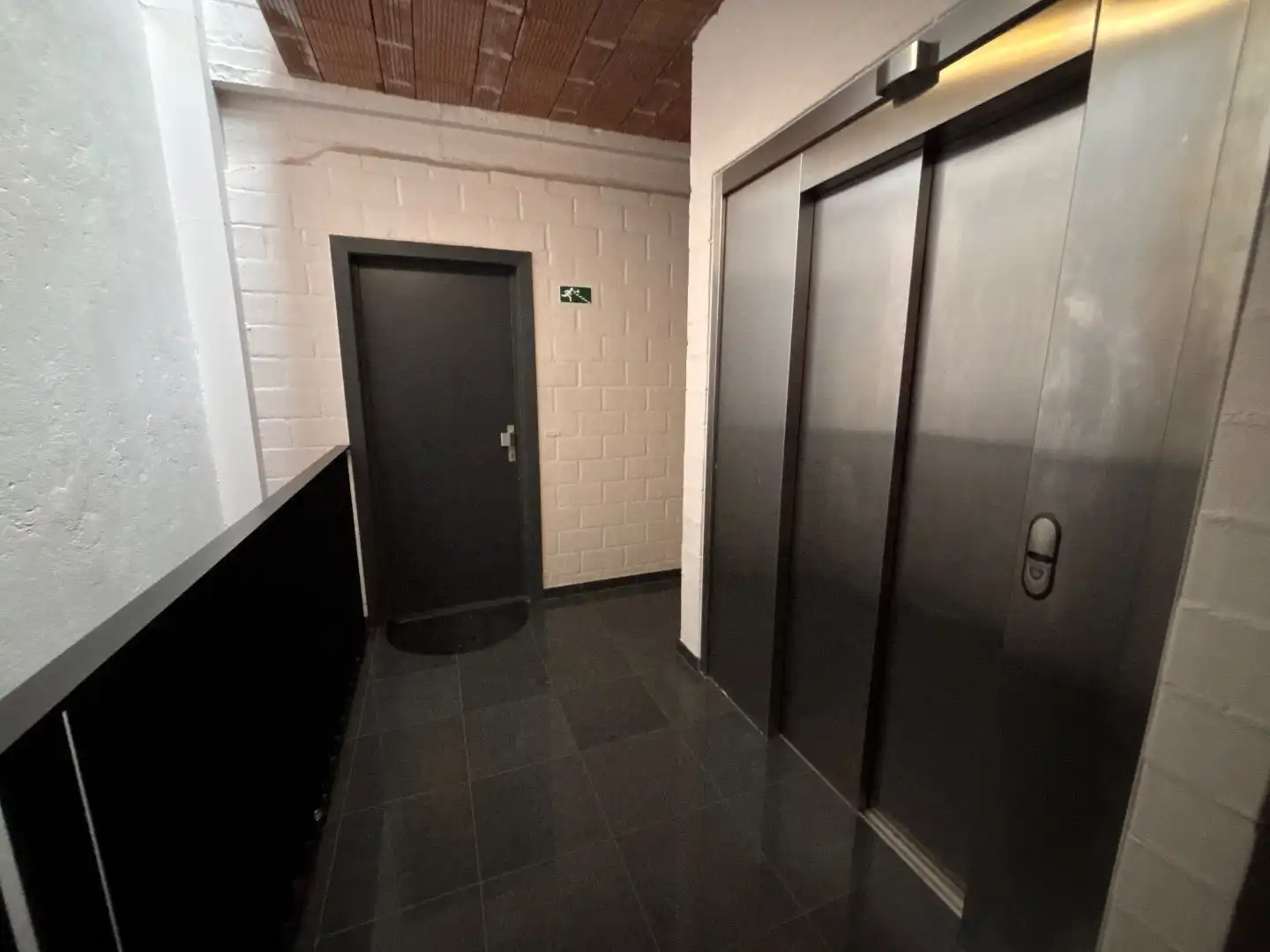 Ruime loft in Brussel: Een zee van ruimte en licht (153 m²) - 2 slaapkamers foto 17