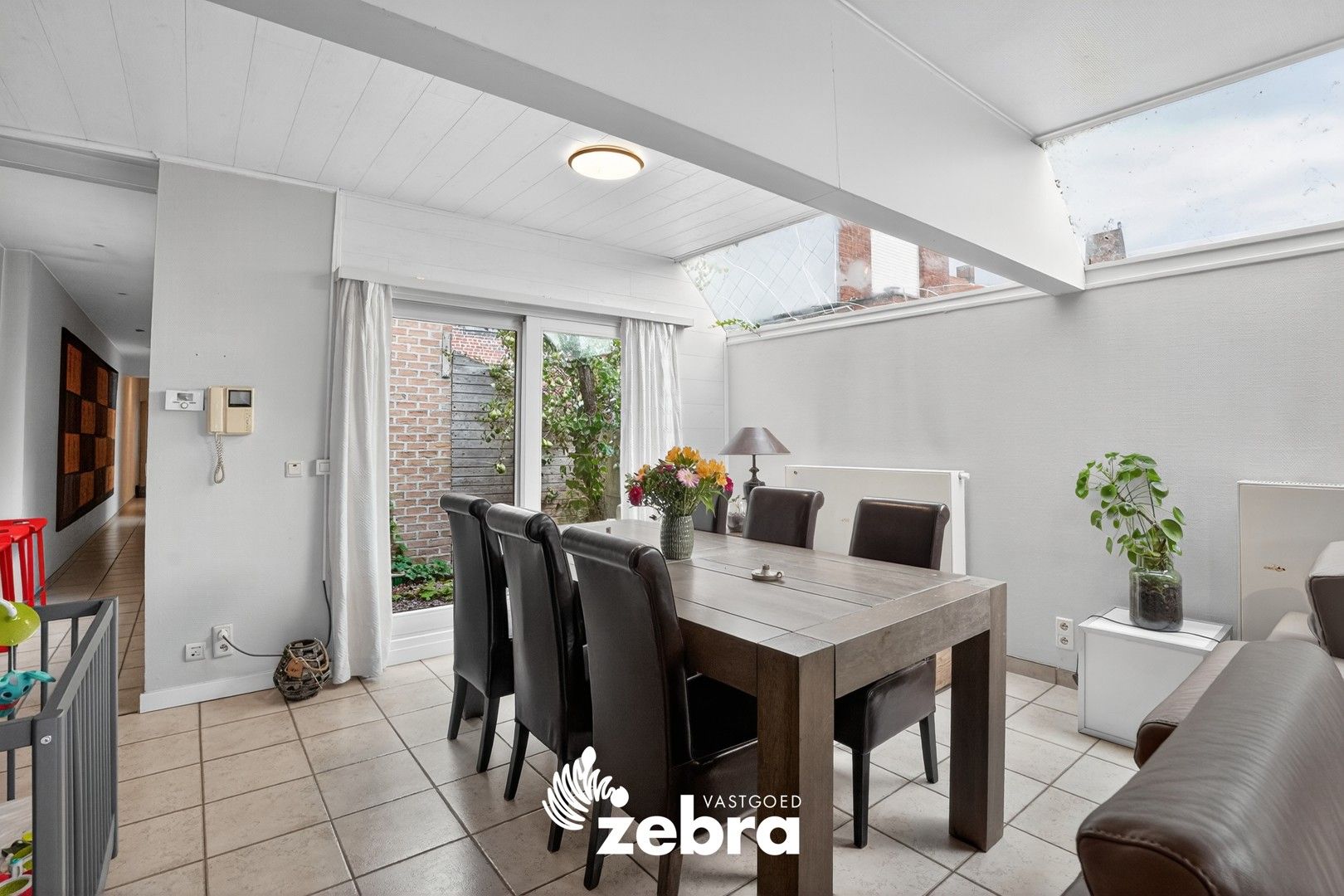 Instapklare woning met 4 slaapkamers en aanpalend stuk grond te Tielt! foto 10