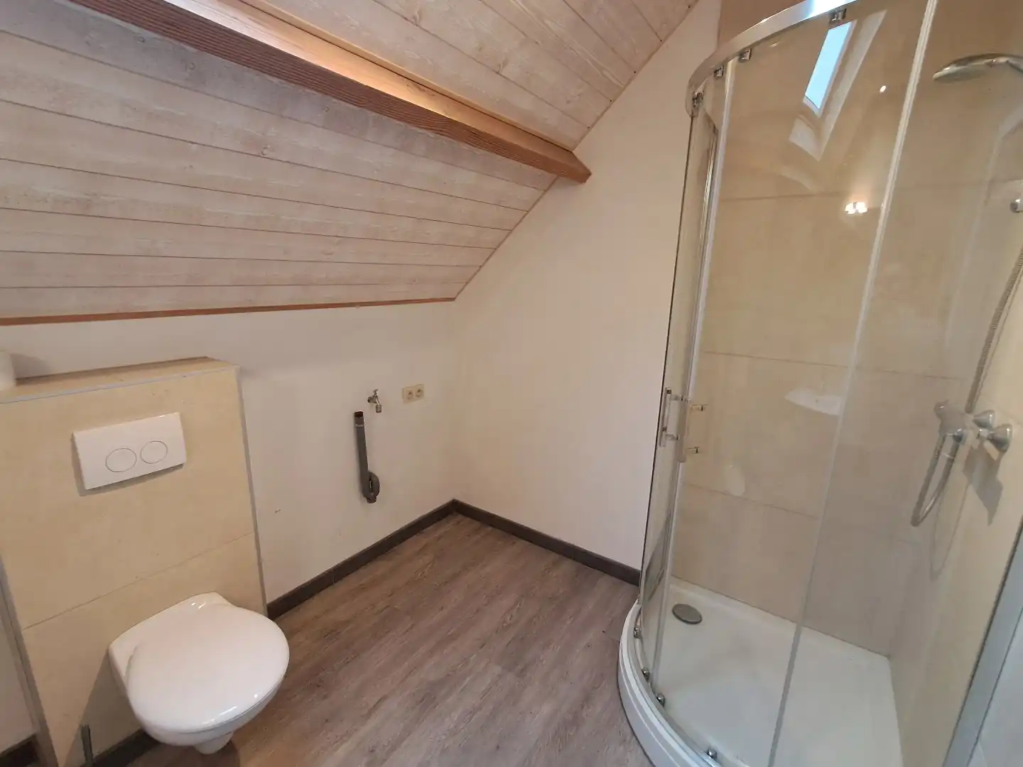 Knusse woning, centraal gelegen te Oedelem. foto 5