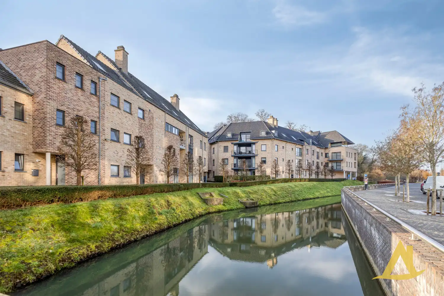 RECENT APPARTEMENT MET PRACHTIG ZICHT, CENTRUM DIEST! foto {{pictureIndex}}