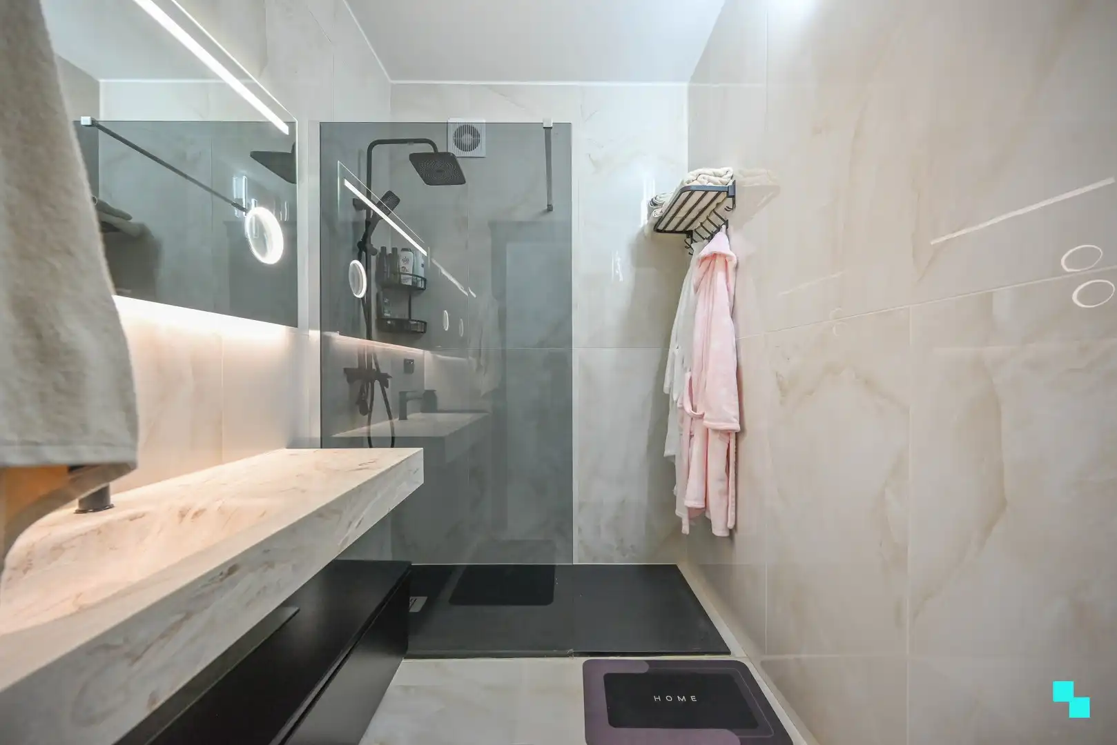 Gerenoveerd appartement in Deerlijk met garage foto 16