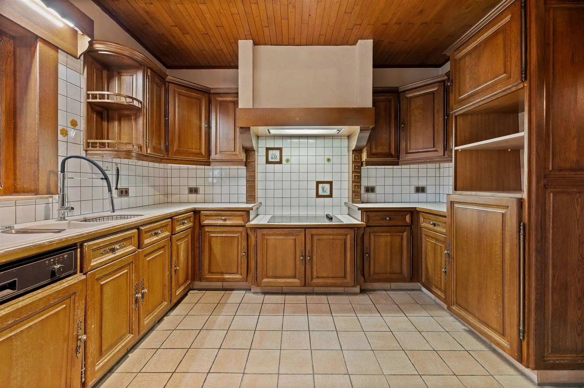 OP TE FRISSEN WONING MET 3 SLAAPKAMERS GELEGEN OP EEN RUIM PERCEEL VAN 11A70CA TE PAAL foto 7