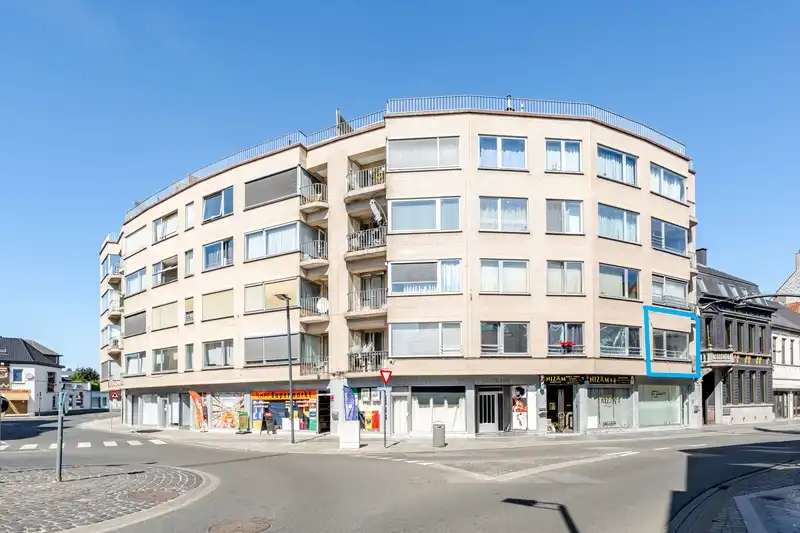 Roeselare Centrum - Lichtrijk appartement met 2 slaapkamers en garage foto 17