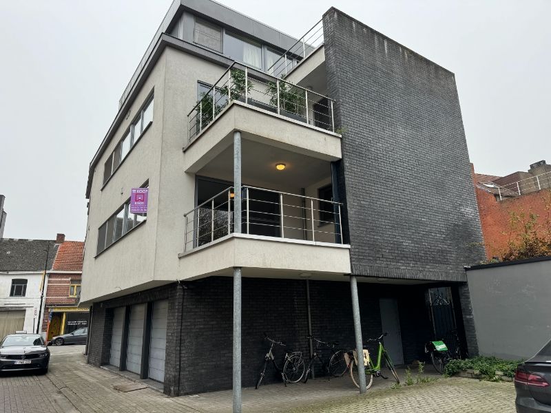 IN OPTIE! Instapklaar 2 slpk appartement nabij centrum Geel. foto 2