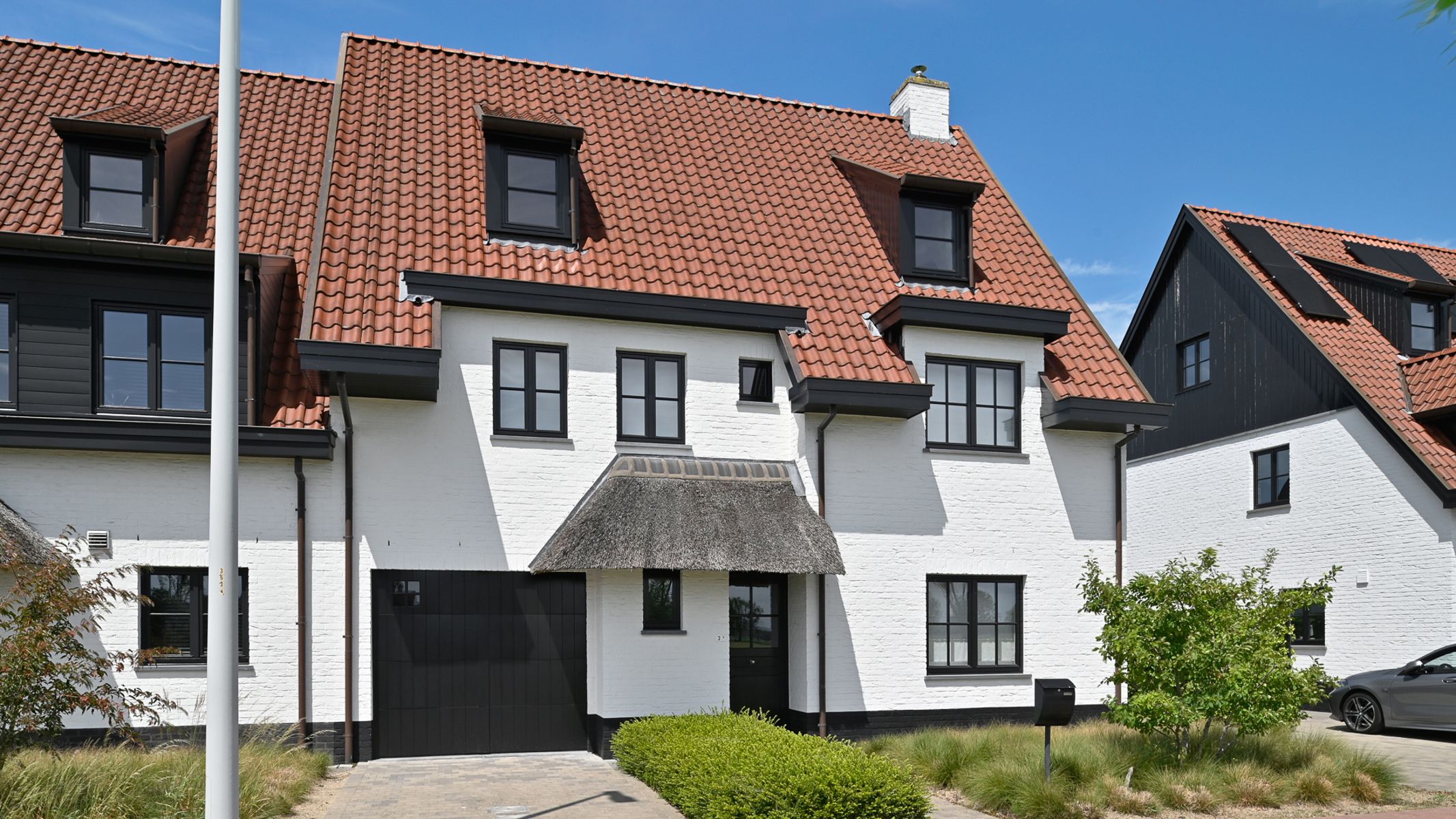 Prachtige woning gelegen in woonerf Middelhoek foto {{pictureIndex}}