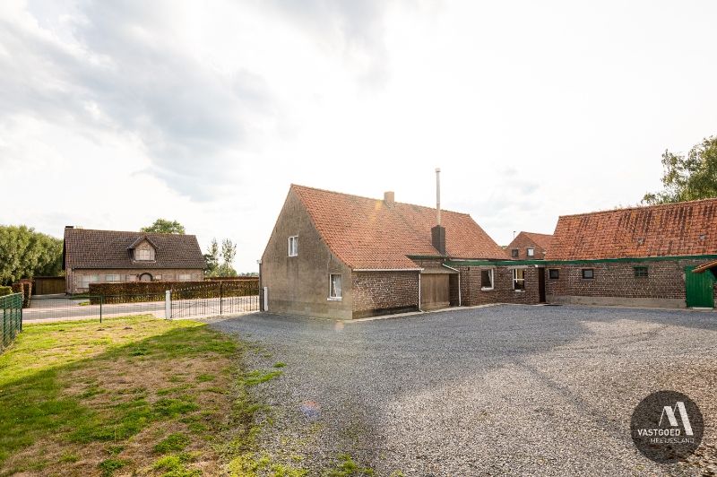 Hoeve & bouwgrond & weide & stallingen...op 2.2 hectare foto 21