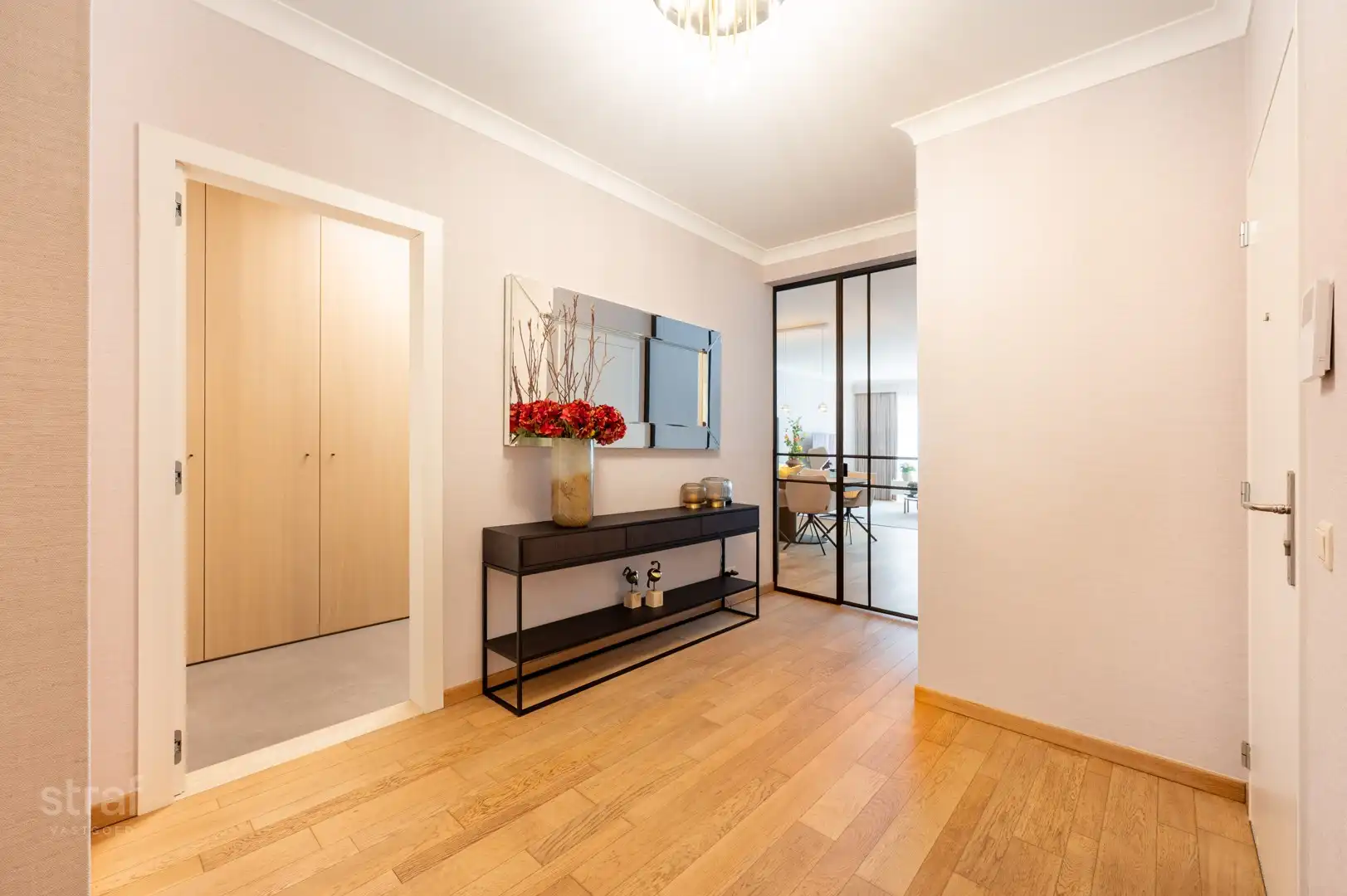 Smaakvol gerenoveerd doorloopappartement met 3 slaapkamers foto 7