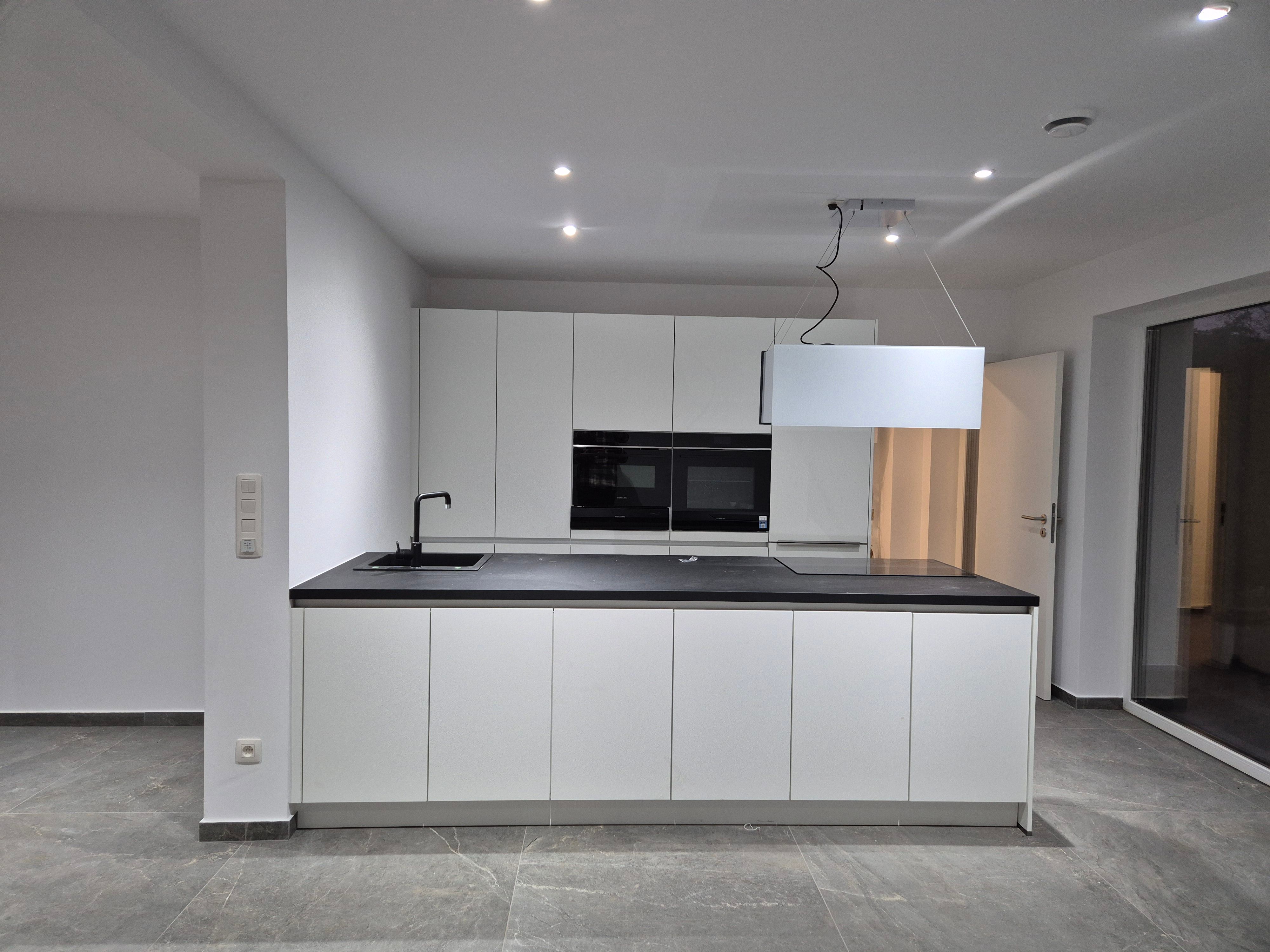 Leuke gerenoveerde woning met 4 slaapkamers en tuin foto 9