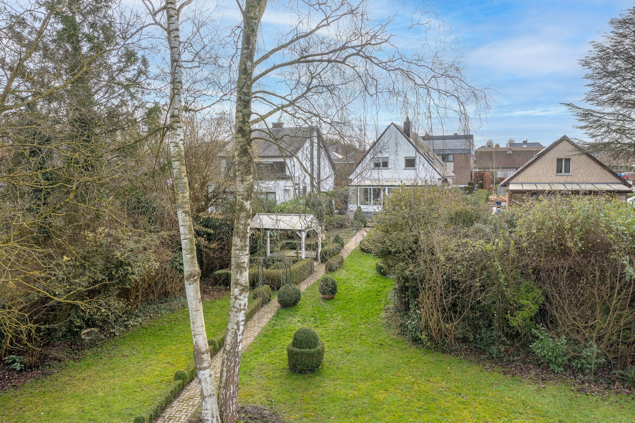 Instapklare villa met grote tuin aan natuurgebied – Dilbeek  foto 1