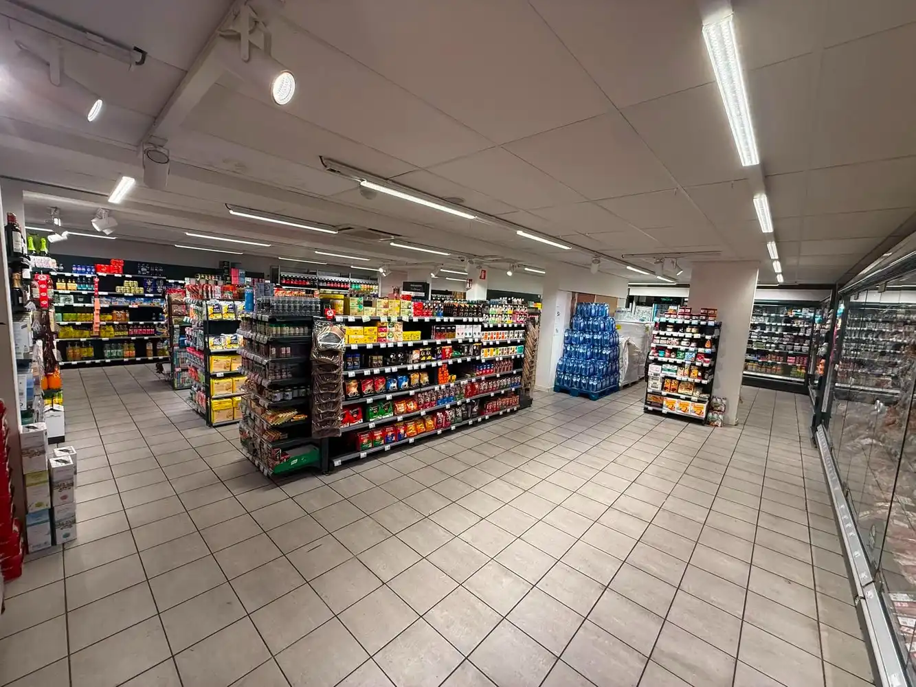 Interessant beleggingsvastgoed met verhuurd handelsgelijkvloers en appartement op toplocatie foto 20