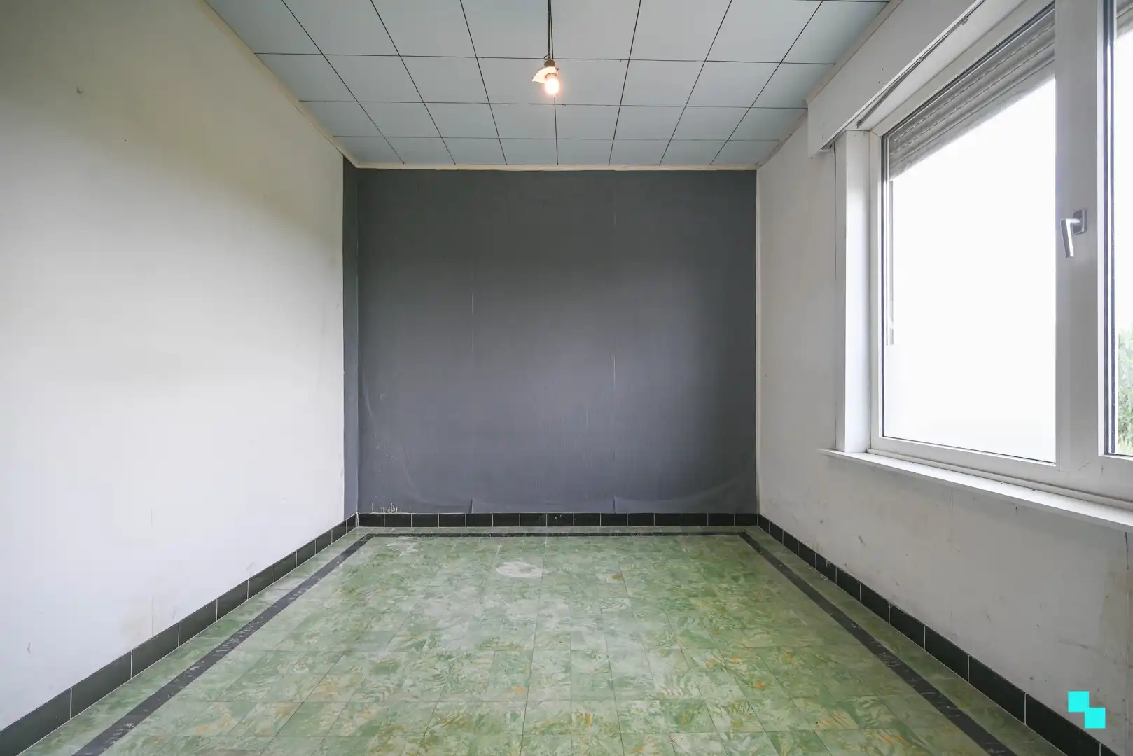 Landelijk gelegen, te renoveren woning op 1.767m² perceel foto 11