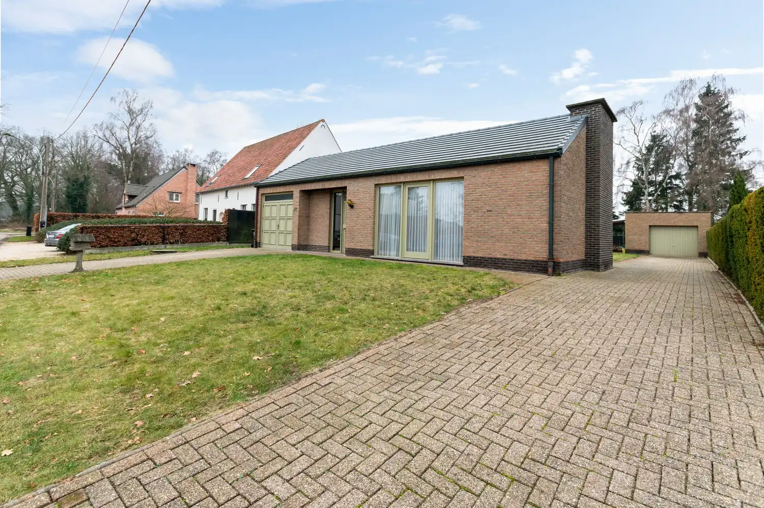 Vrijstaande laagbouw met 2 garages in rustige wijk te Zoersel! foto 18