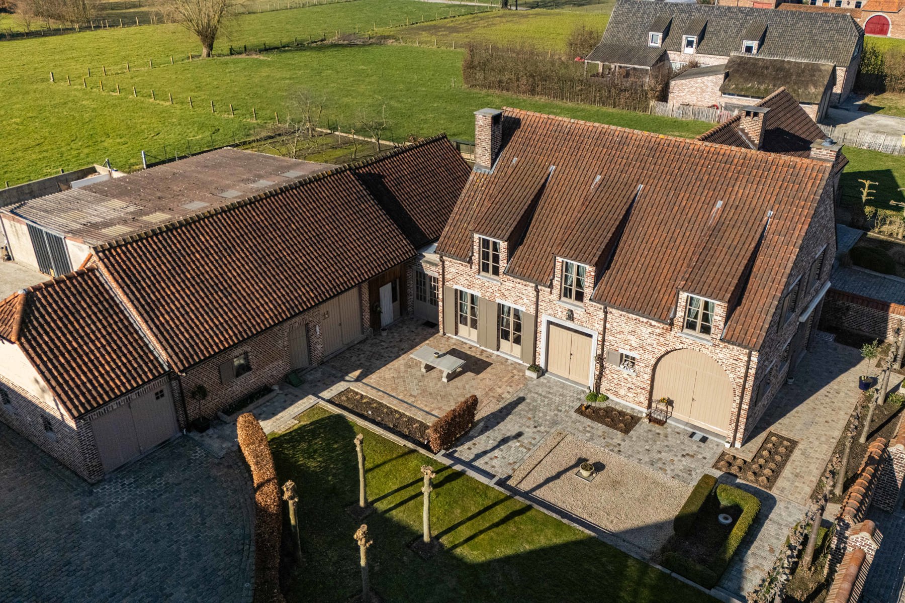 Project "Hoeve" met twee woonentiteiten + weiland foto 23
