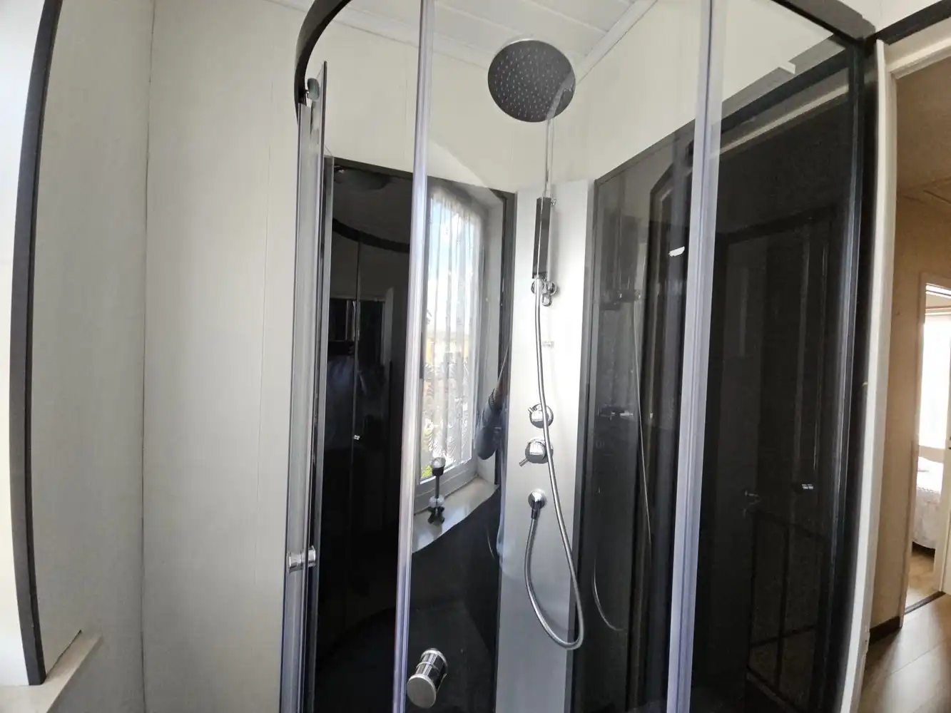 Woning met 4 slaapkamers en garage foto 18