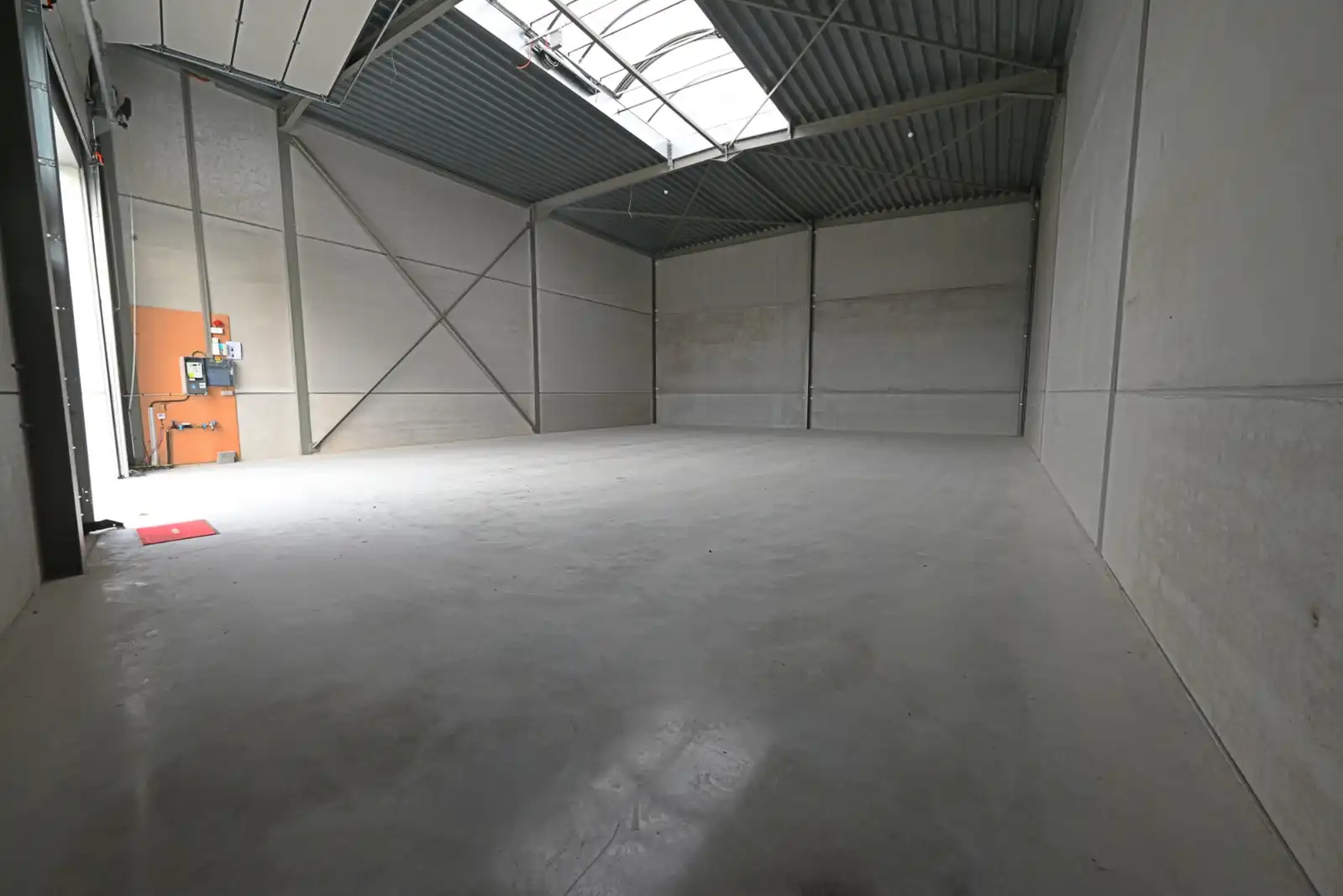 Nieuwbouw loods van 211 m2 op uitstekende locatie foto 4