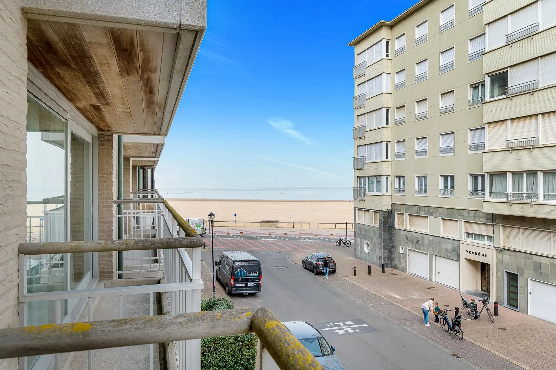 Ruim appartement met 3 slaapkamers in zijstraat van de zeedijk aan het Albertstrand foto 2