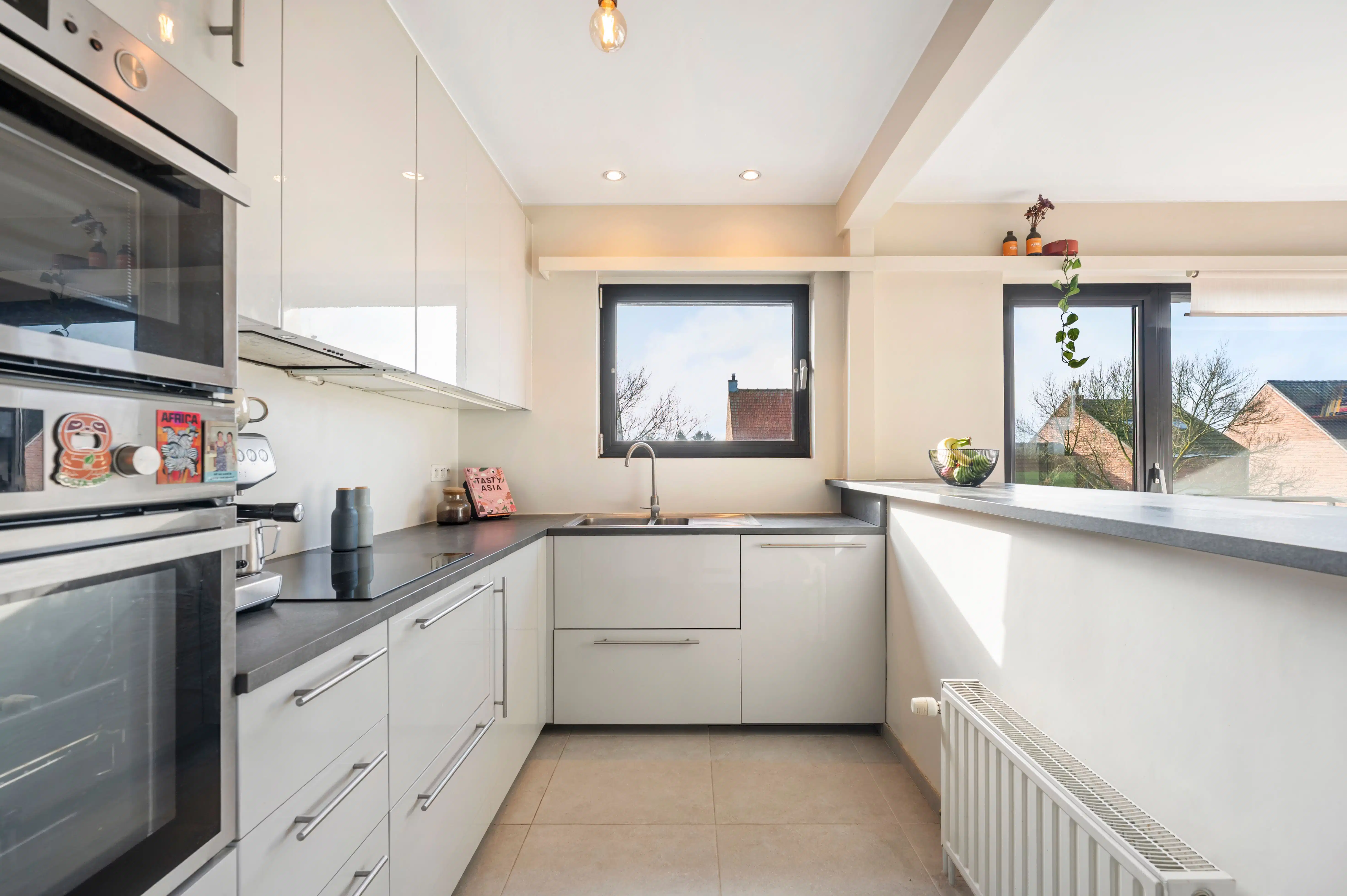 Lichtrijk hoekappartement met 3 slaapkamers en garagebox in Ekeren! foto 8