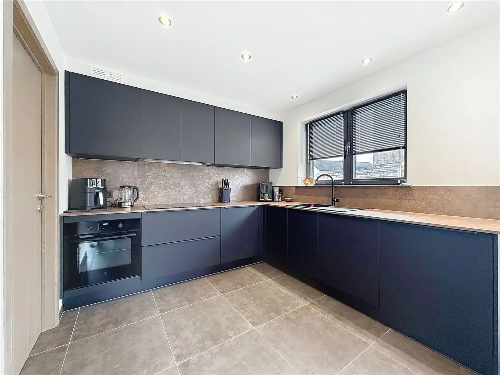 Instapklare open bebouwing, garage, 3 slpks en tuin, 4a 63ca foto 14