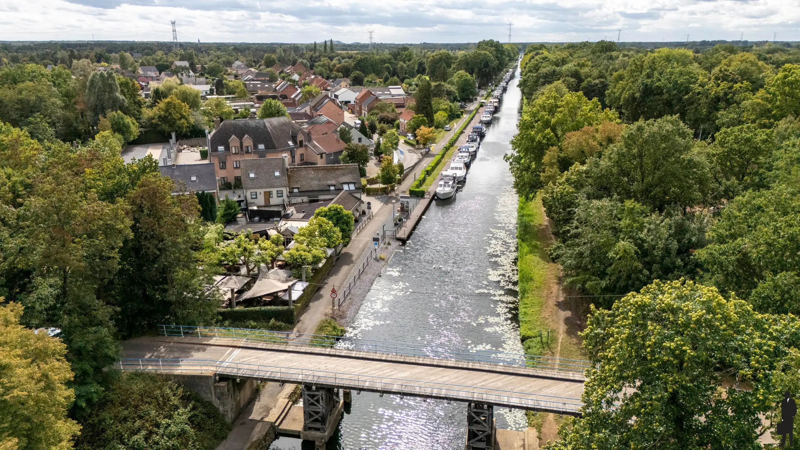 Uitzonderlijk gelegen woning aan Jachthaven kanaal Beverlo foto 3