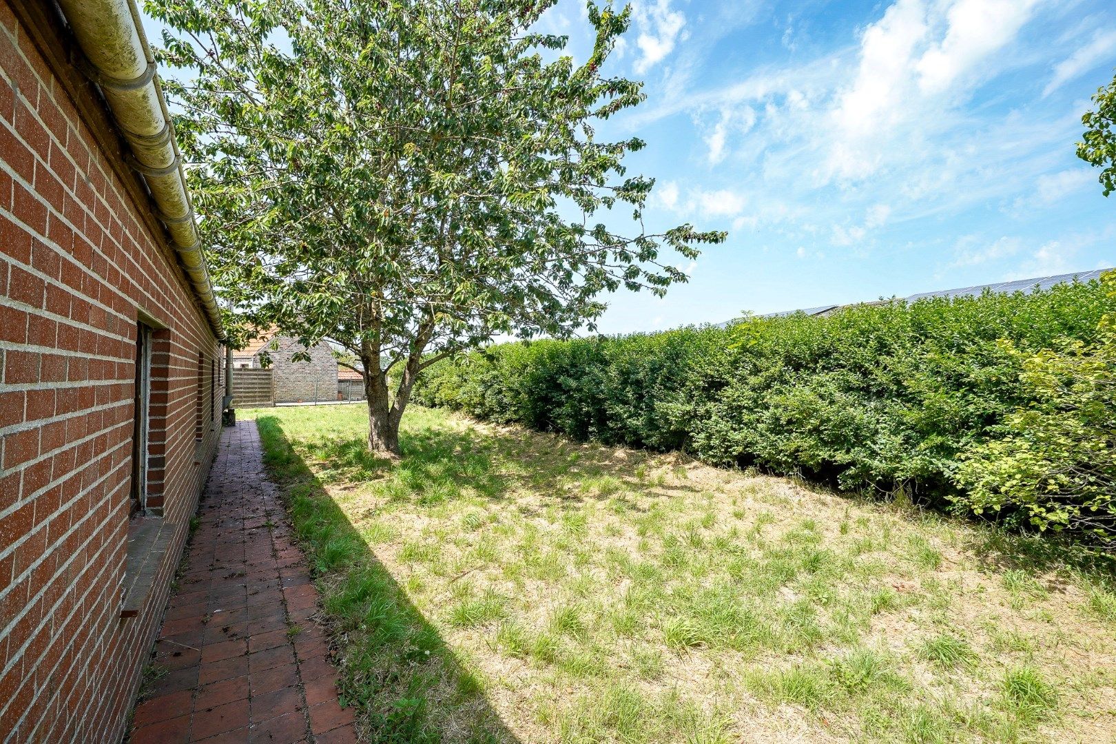 Landelijke vrijstaande woning op zongericht perceel foto 17