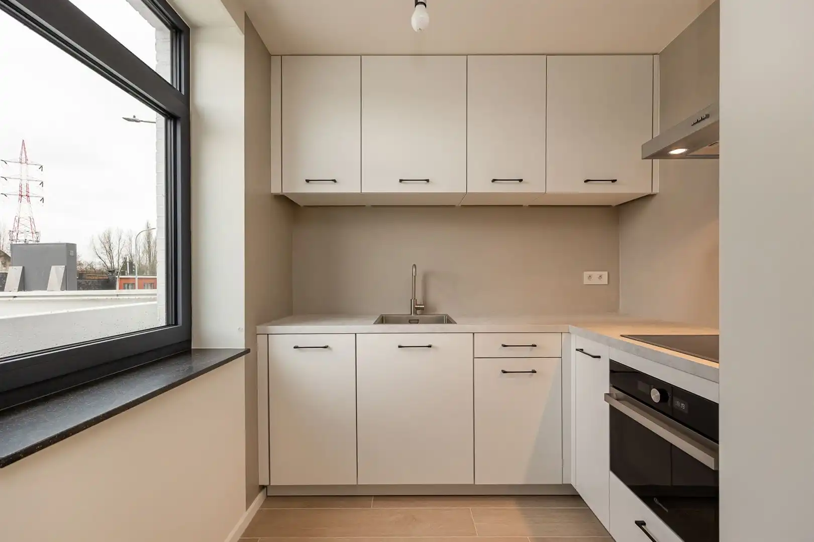 Gerenoveerd en instapklaar appartement met 2 slaapkamers foto 5