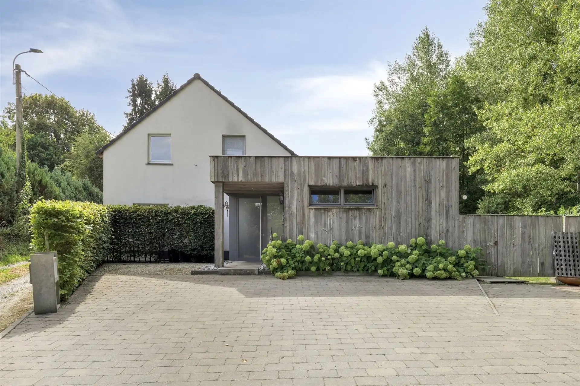 Hoofdfoto van de publicatie: Prachtige woning op een zeer rustige locatie 
