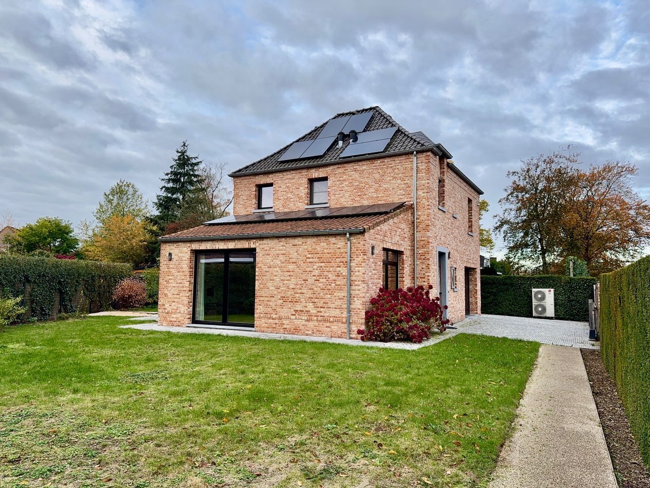 Stijlvolle villa met ruime tuin te huur op toplocatie nabij Lier foto 21