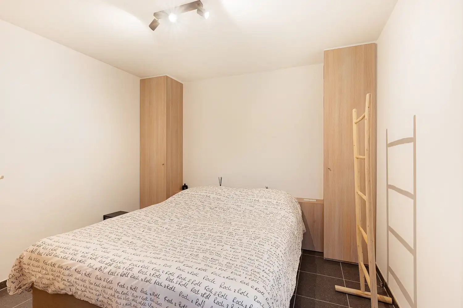 Prachtig appartement in een recent gebouw op enkele passen van de Zeedijk in Duinbergen foto 19