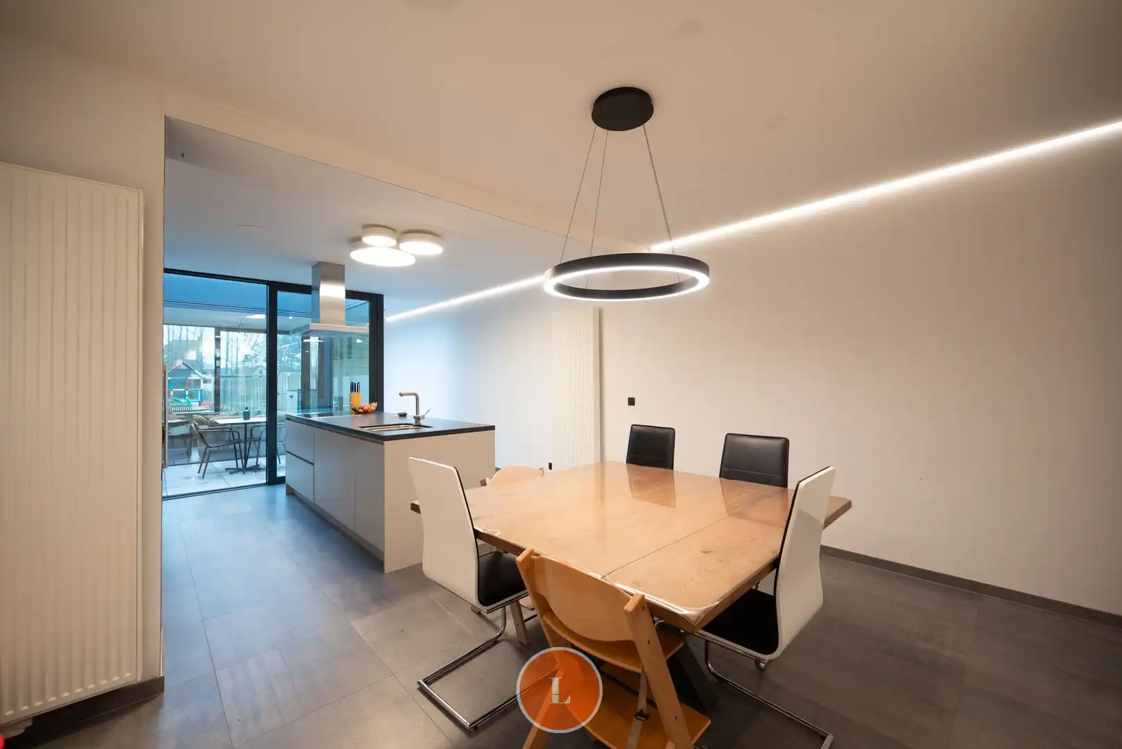 Gerenoveerde woning met loods (100m²) te koop in Menen foto 6