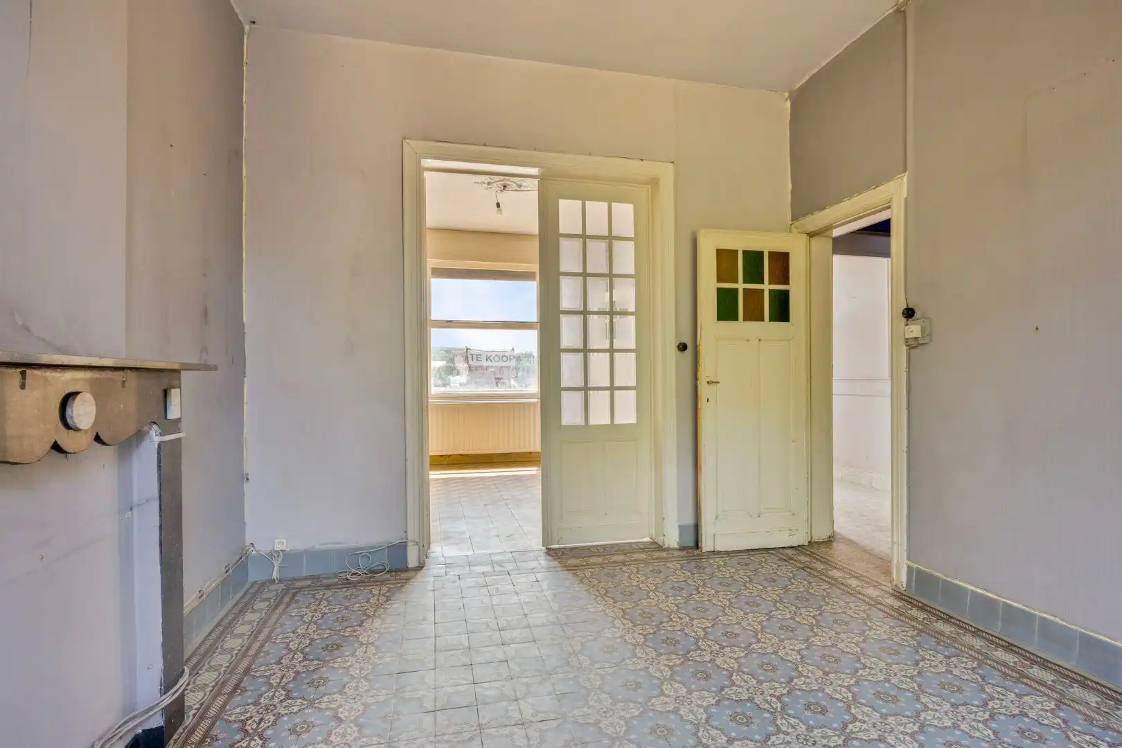 Ruime te renoveren woning met 3 slaapkamers in Lubbeek met doorgang langs het perceel van de buren. EPC: 736 KWH/m² foto 8