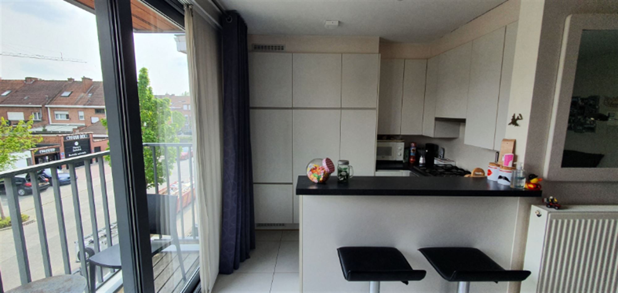 Modern appartement met terras foto 9
