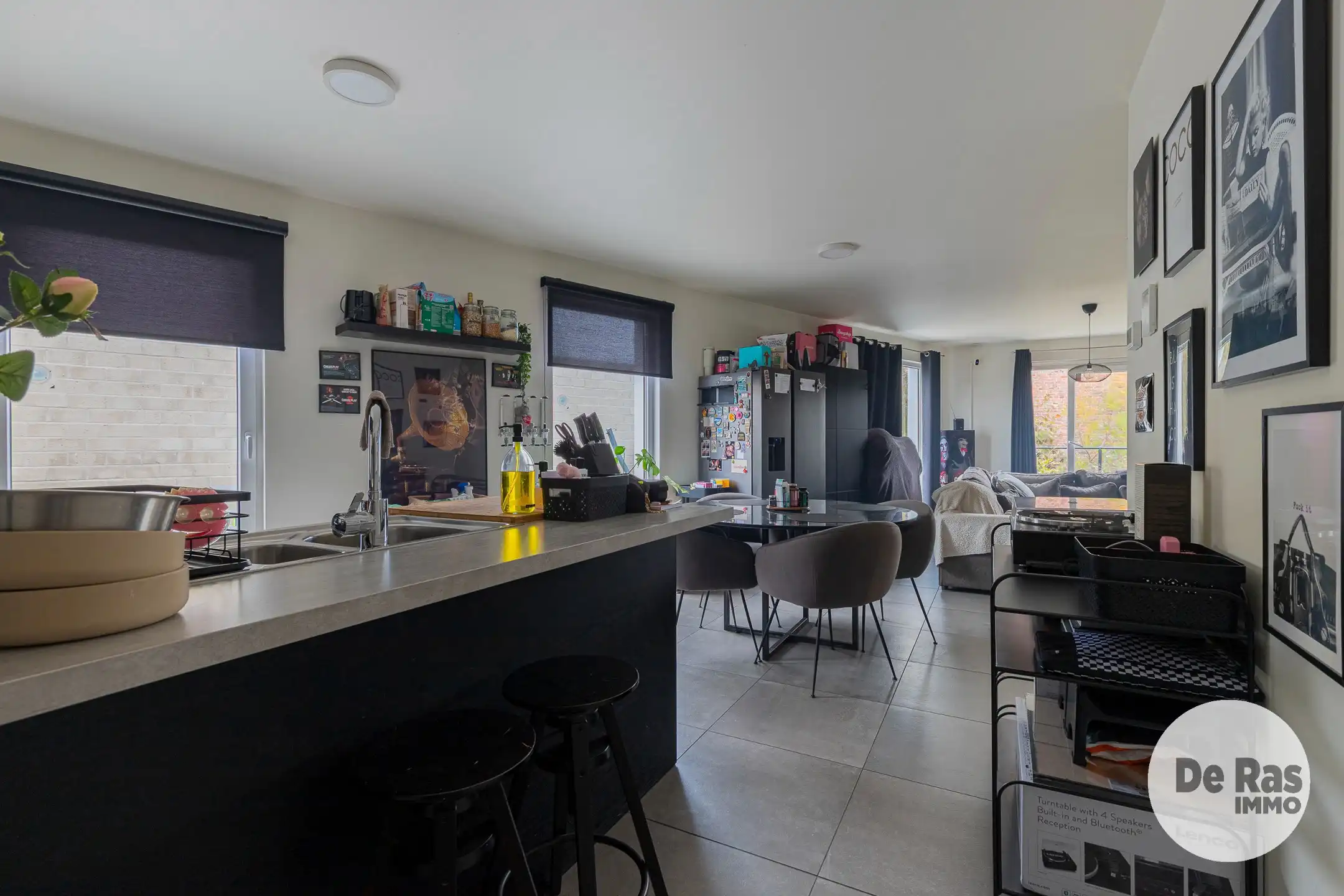 BURST-Schitterend,recent, gelijkvloers appartement met tuin foto 9