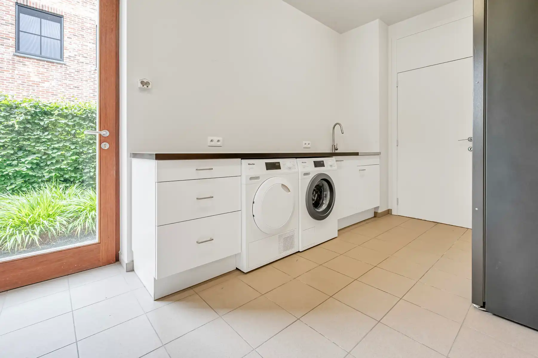 Exclusieve villa met hoogstaande afwerking foto 14