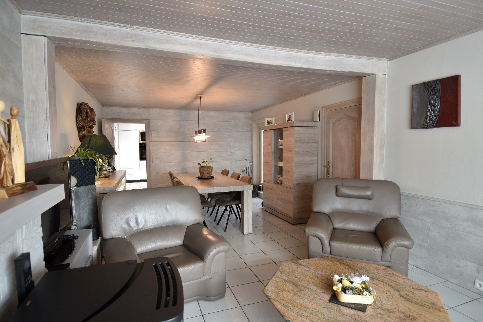 Mooie rijwoning met 2 slaapkamers, tuin en garage te koop in het gezellige Gullegem foto 6