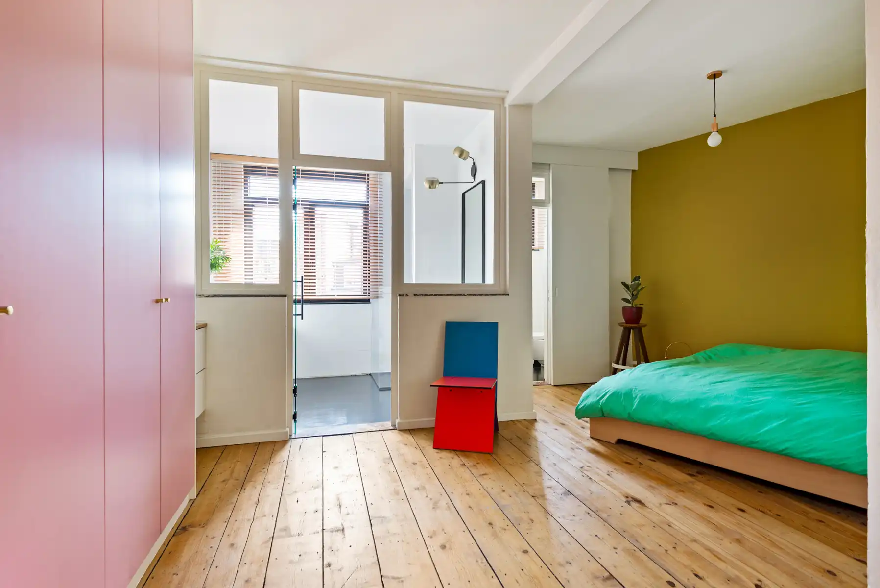 Top gerenoveerde woning met dakterras in centrum 2060 foto 13