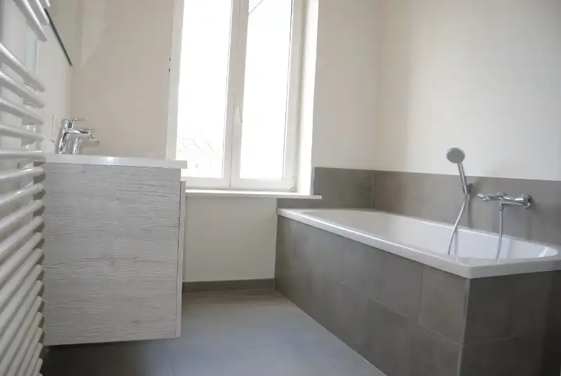 Gerenoveerde woning met garage te huur vlakbij centrum van Kortrijk foto 12