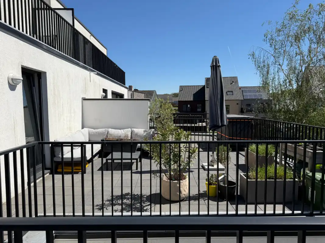 Recent appartement met twee slaapkamers met zeer groot terras en 2 autostaanplaatsen foto 14