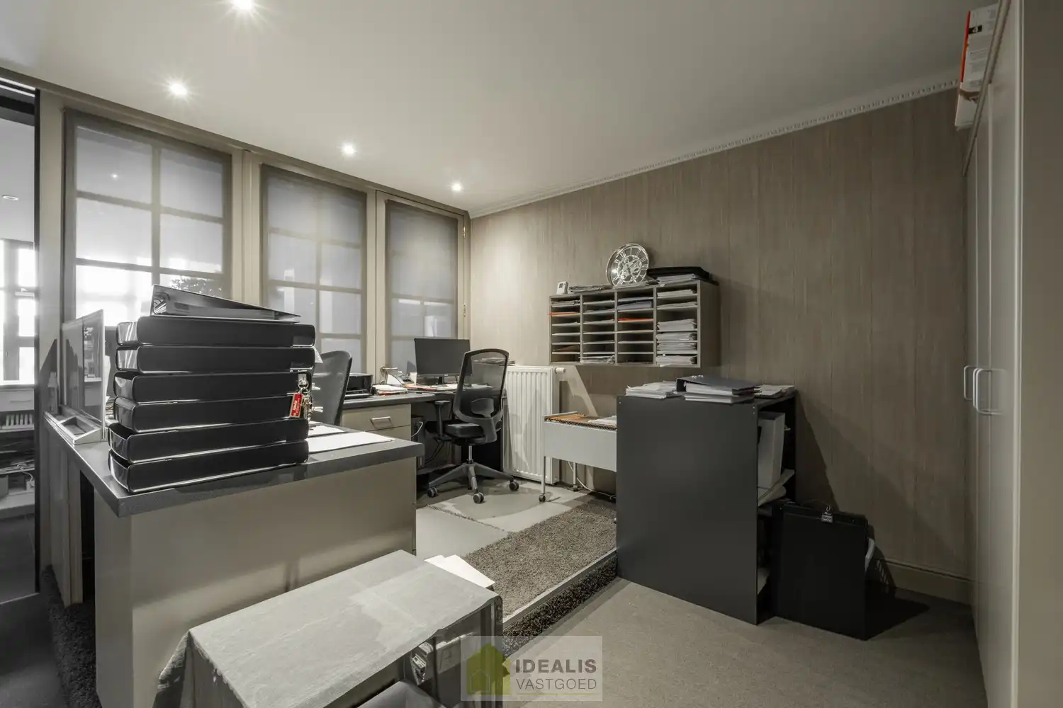 INSTAPKLARE HANDELSRUIMTE VAN MAAR LIEFST +- 410M² MET RIANTE WONING OP SCHITTERENDE COMMERCIËLE ZICHTLOCATIE!! foto 21