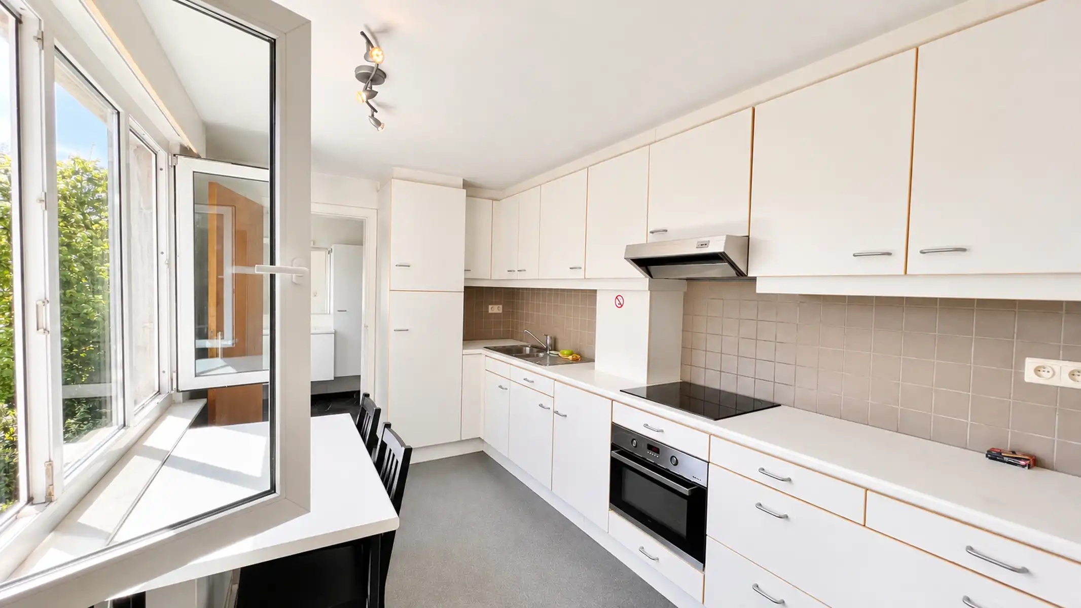 Gezellig stads appartement met 2 slaapkamers foto 3