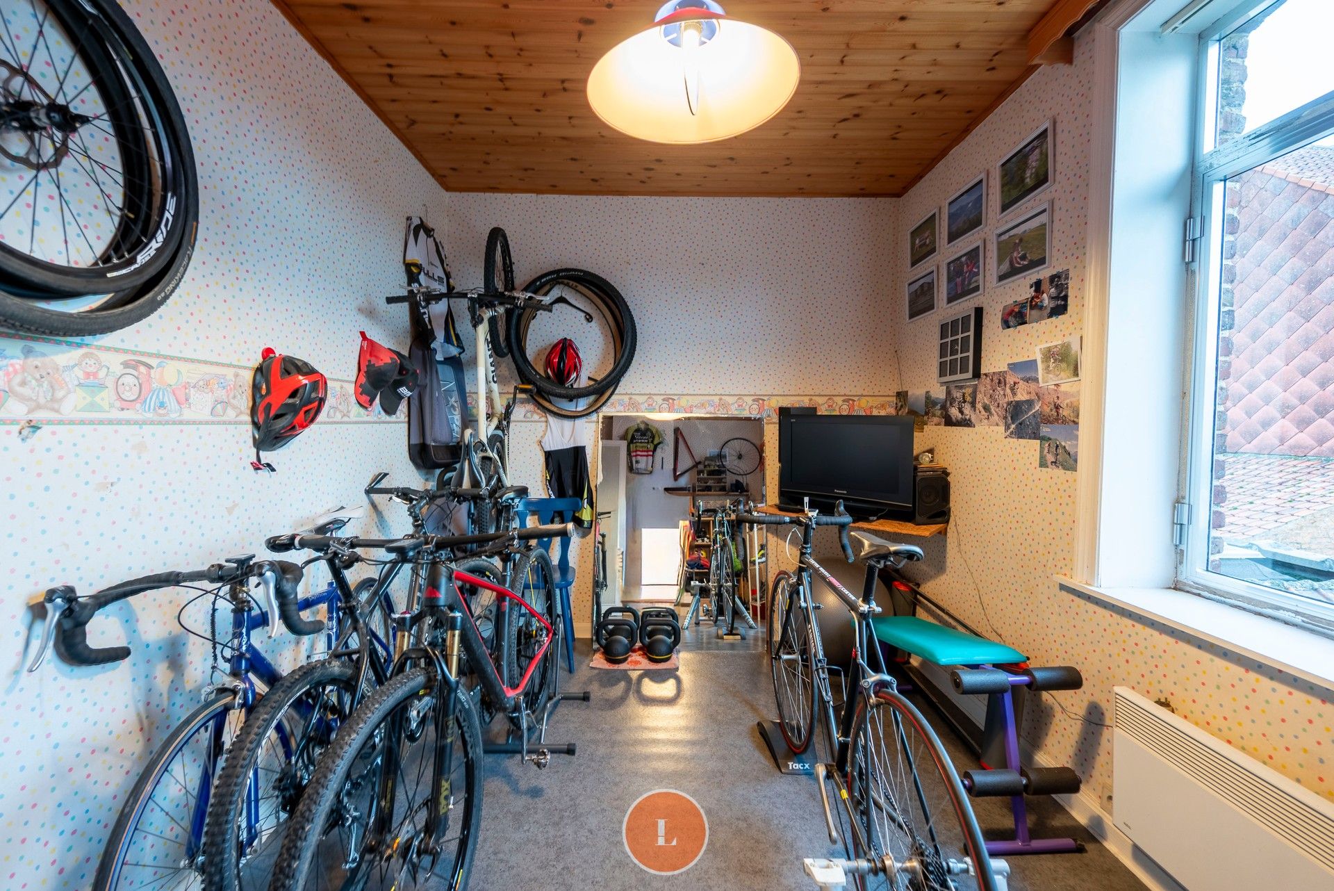 Ruime woning met meer dan 4 slaapkamers en garage foto 16