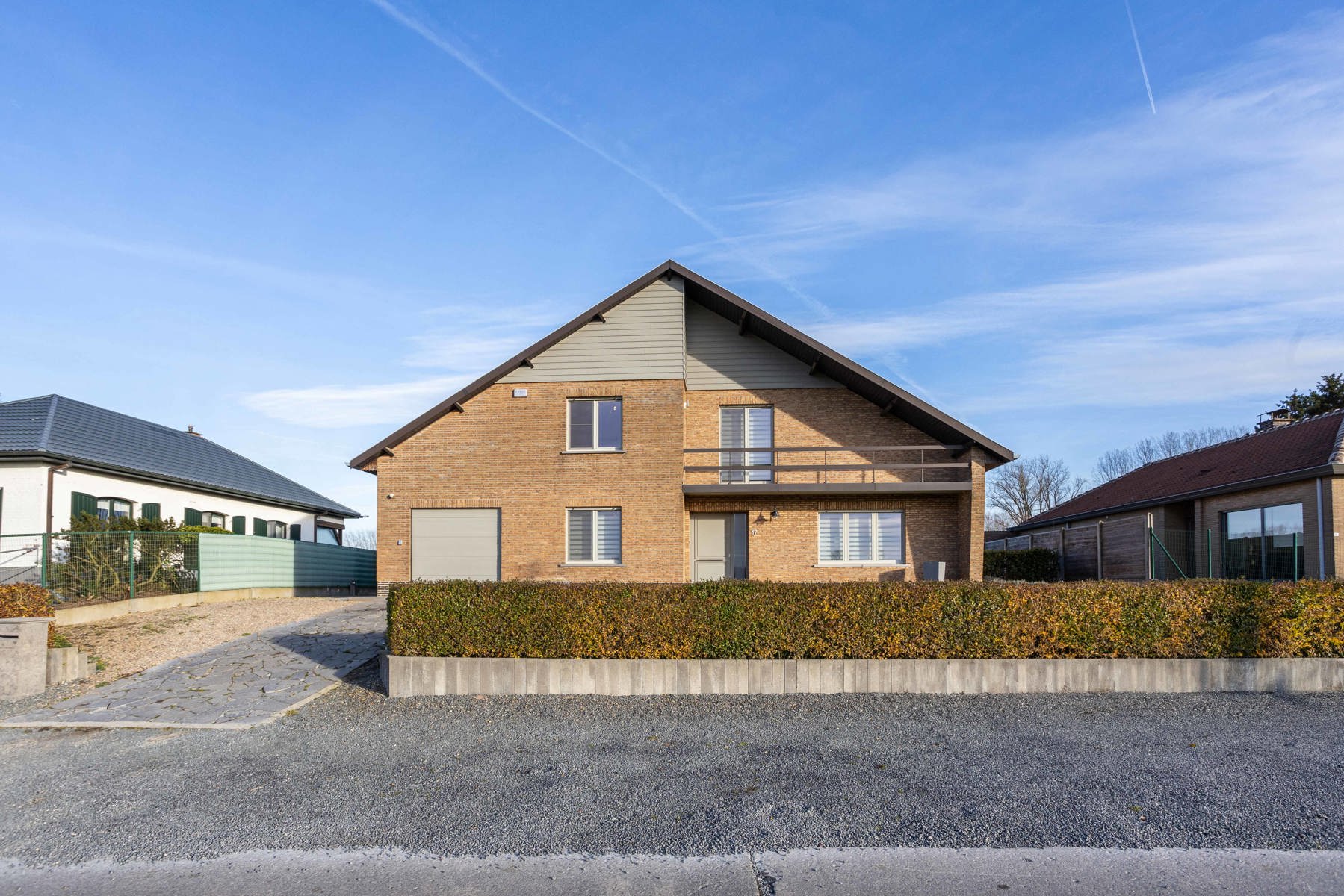 Instapklare woning met 5 slaapkamers in landelijke buurt. foto {{pictureIndex}}