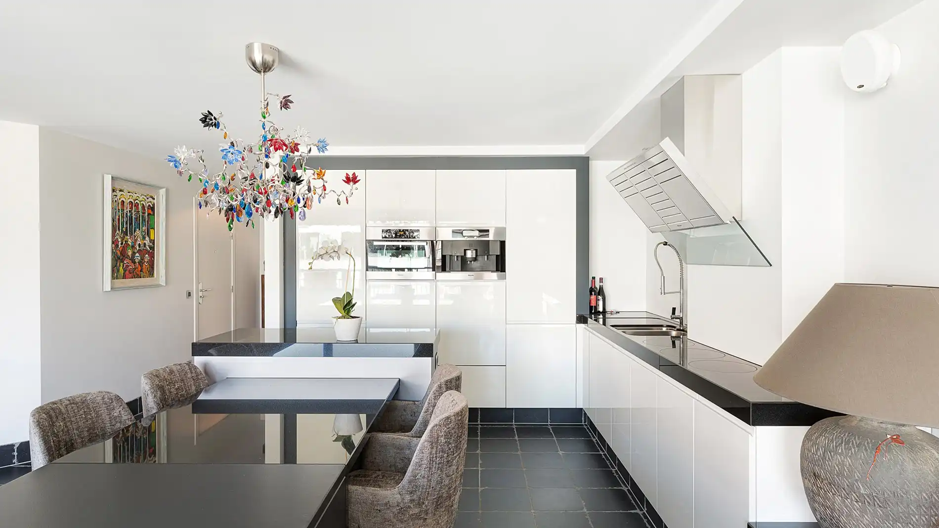 Zeer kwalitatief appartement in de Lippenslaan te koop foto 8