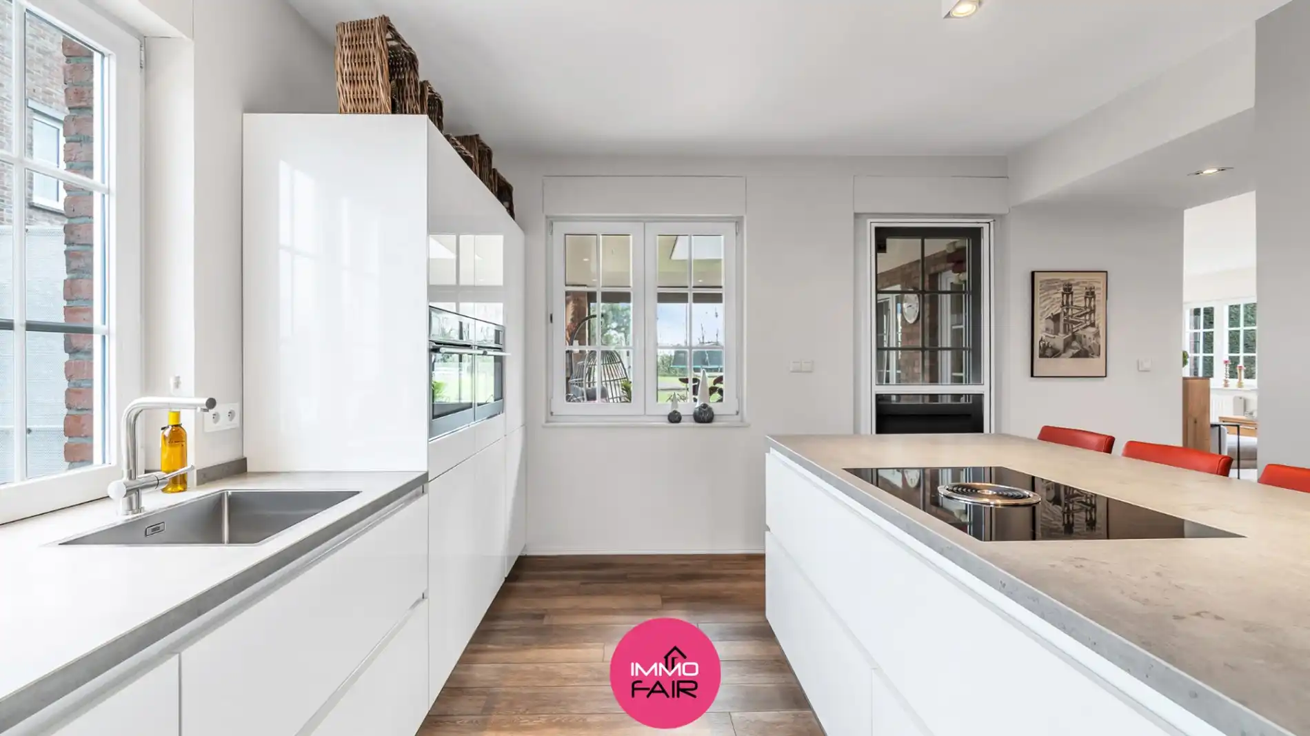 Vrijstaande woning op royaal perceel met panoramisch uitzicht, vlakbij Maastricht foto 9