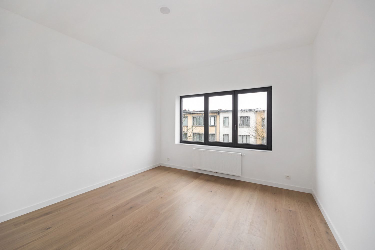 Riante volledig gerenoveerde 5-slk-woning met tuin (EPC A) foto 26