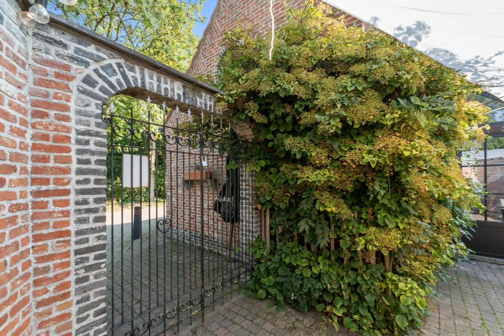 Handelspand met karakter aan het kanaal foto 17