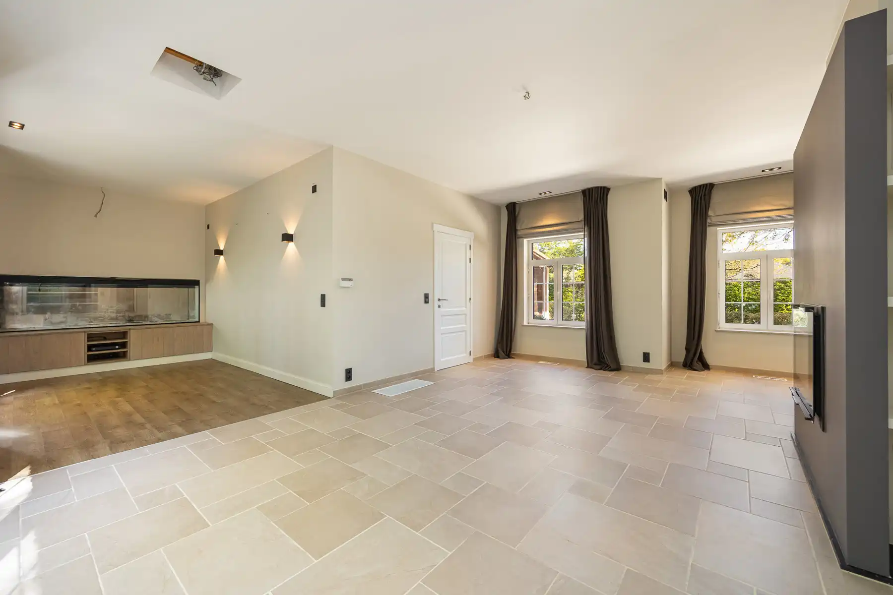 Luxueus afgewerkte villa met zwembad foto 6