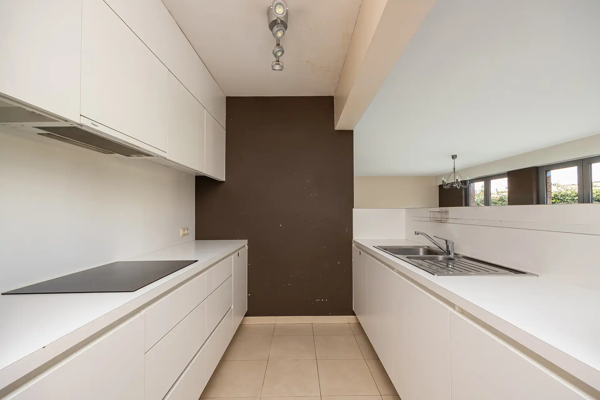 Ruim gelijkvloers appartement (Bj 2005) met 2 slpk en tuin foto 4