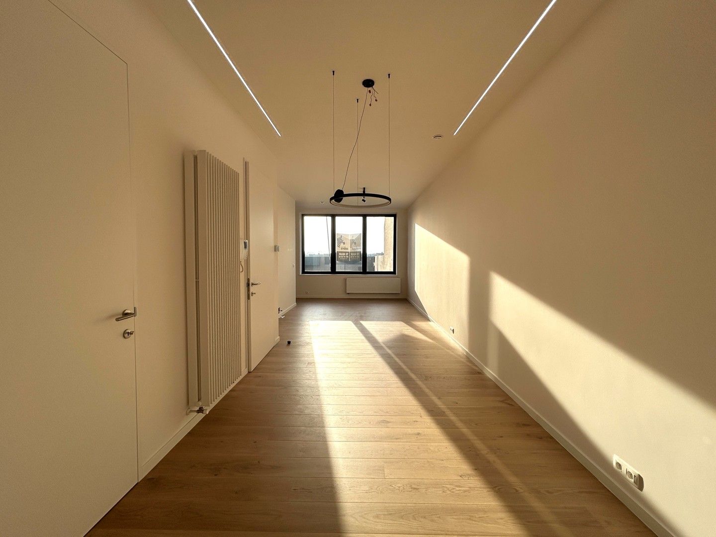 Volledig gerenoveerd duplex-appartement met 3 ruime slaapkamers te centrum Tielt! foto 3