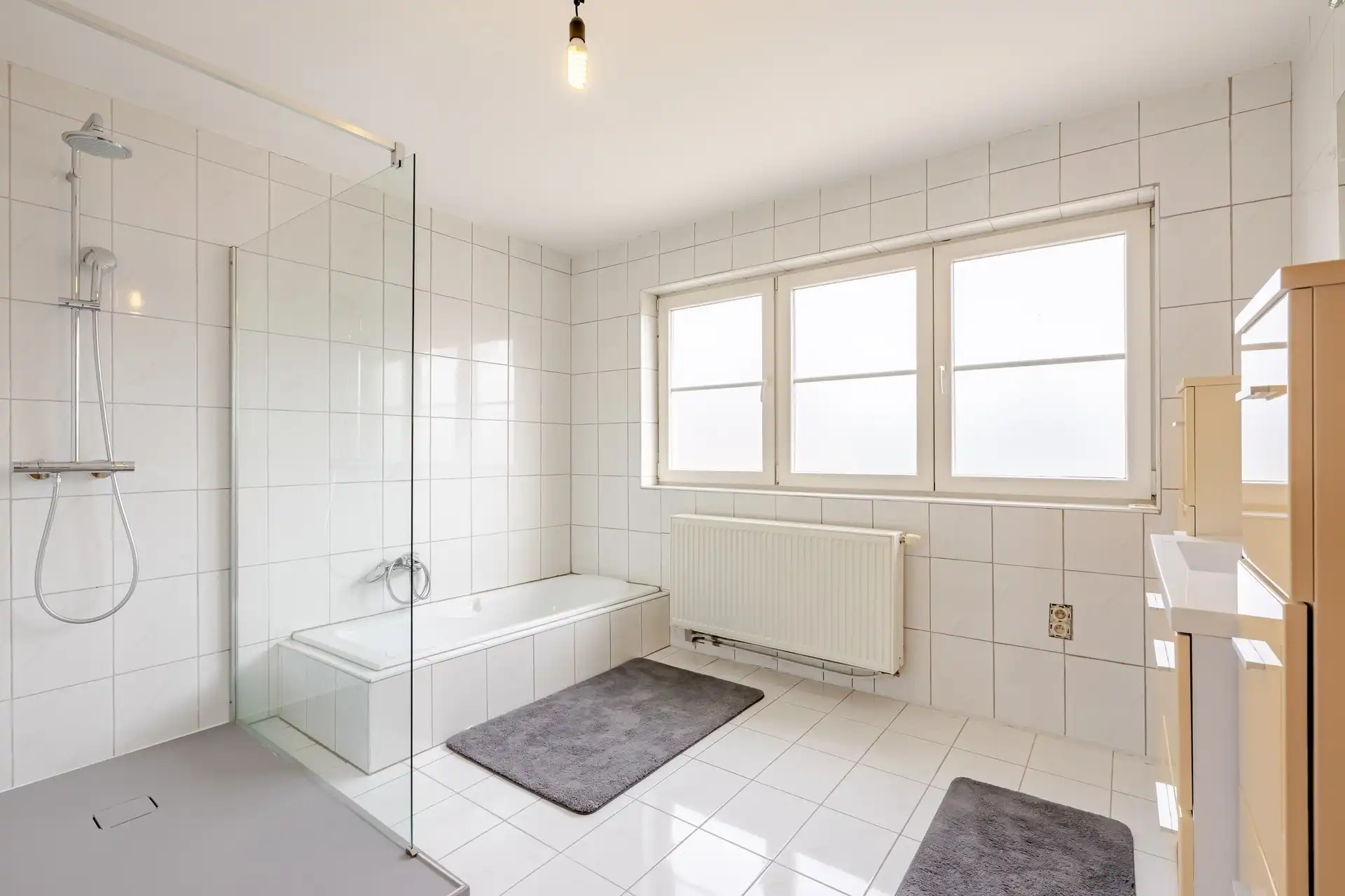 Instapklare halfopen bebouwing met 3 slaapkamers, zonnepanelen en zonnige tuin te Aalst foto 14